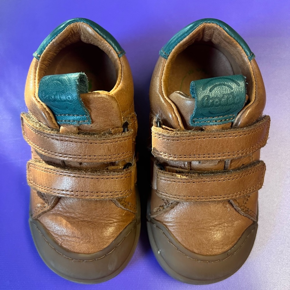 froddo boys leather shoes sneakers tan and green Size EU 21